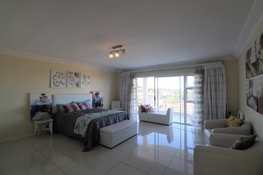 5 Bedroom Property for Sale in Illovo Beach KwaZulu-Natal