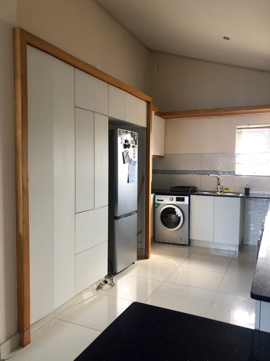 2 Bedroom Property for Sale in Brindhaven KwaZulu-Natal