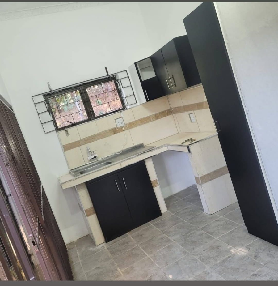 To Let 1 Bedroom Property for Rent in Northdene KwaZulu-Natal