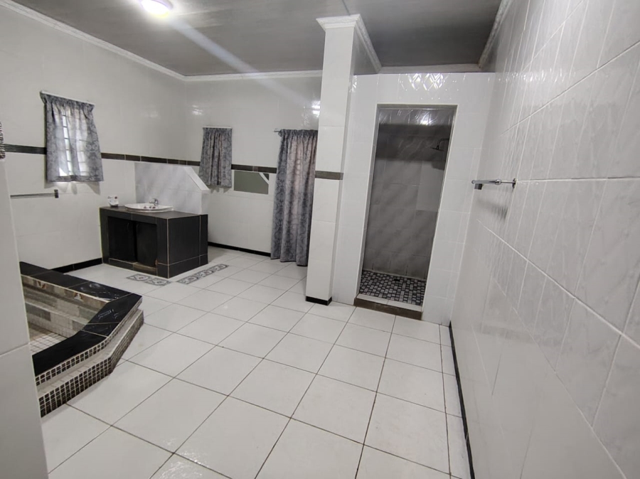 7 Bedroom Property for Sale in Newcastle KwaZulu-Natal