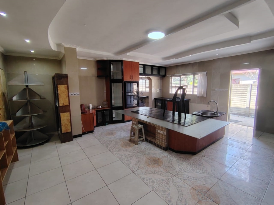 7 Bedroom Property for Sale in Newcastle KwaZulu-Natal