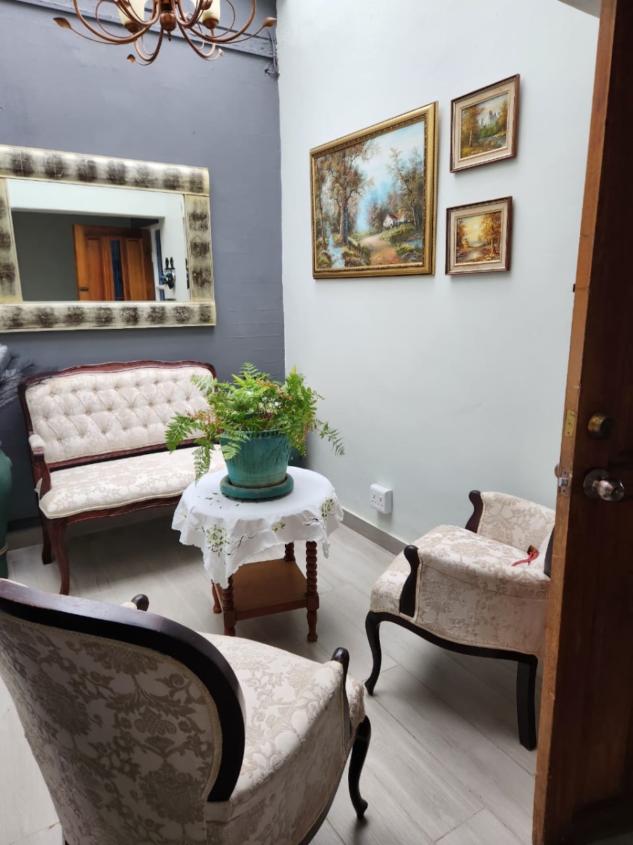 2 Bedroom Property for Sale in Sunnyridge KwaZulu-Natal