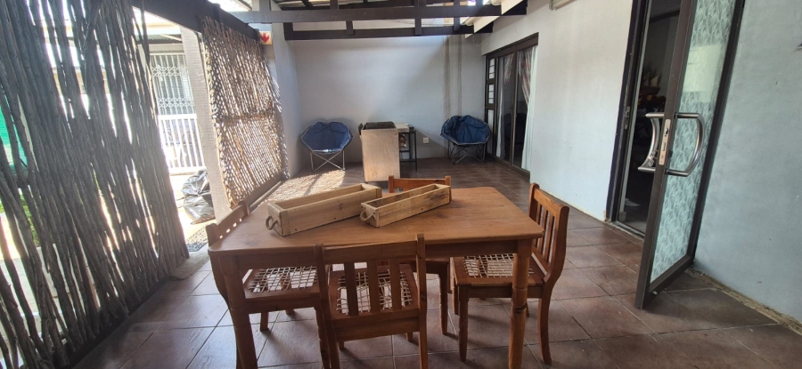 2 Bedroom Property for Sale in Sunnyridge KwaZulu-Natal