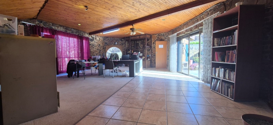 3 Bedroom Property for Sale in Signal Hill KwaZulu-Natal