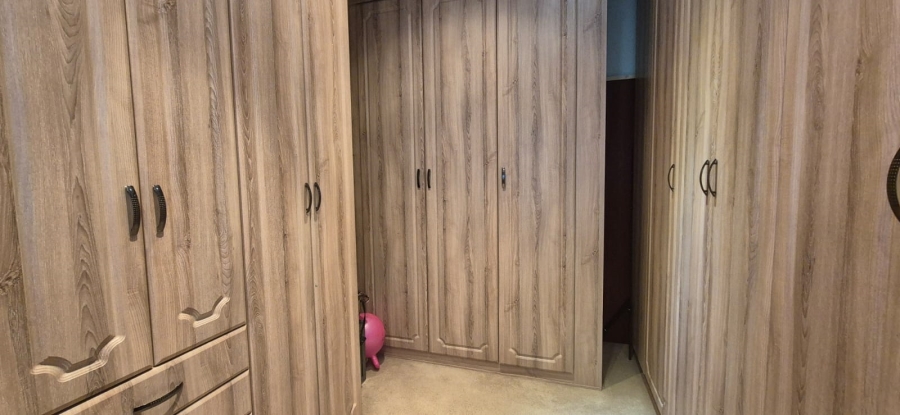 3 Bedroom Property for Sale in Signal Hill KwaZulu-Natal