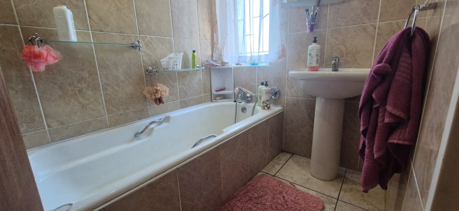 3 Bedroom Property for Sale in Signal Hill KwaZulu-Natal