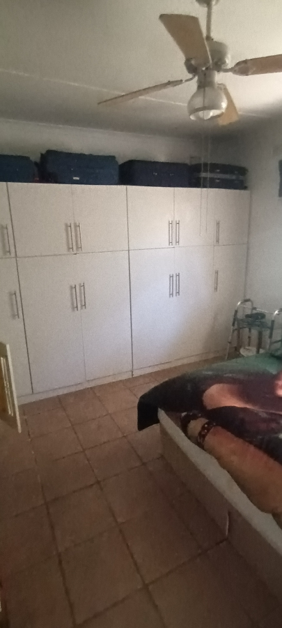 5 Bedroom Property for Sale in Hibberdene KwaZulu-Natal