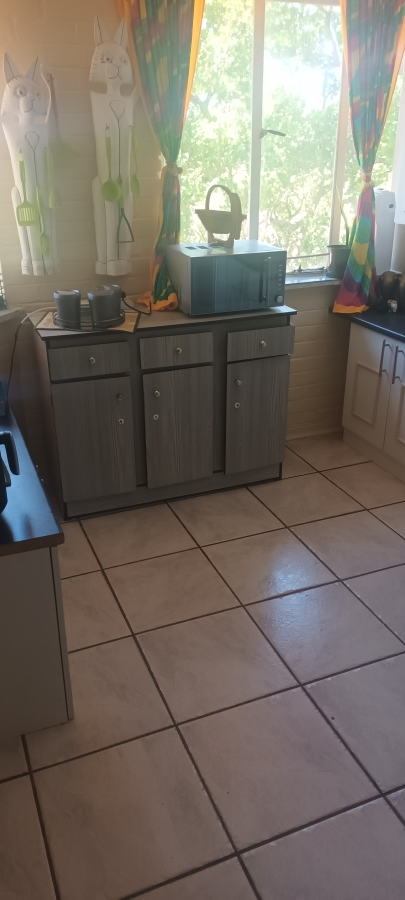 5 Bedroom Property for Sale in Hibberdene KwaZulu-Natal