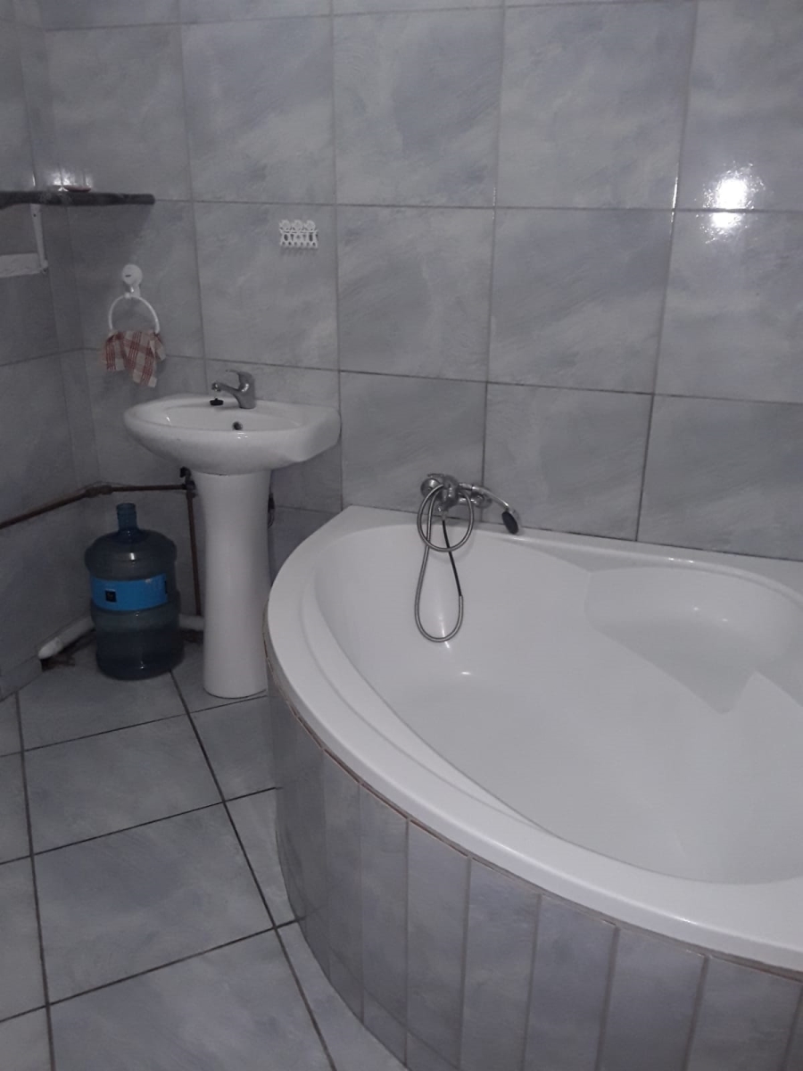 5 Bedroom Property for Sale in Hibberdene KwaZulu-Natal