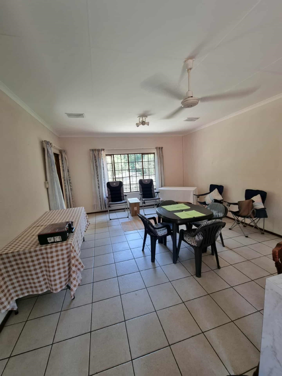 To Let 3 Bedroom Property for Rent in Umtentweni KwaZulu-Natal