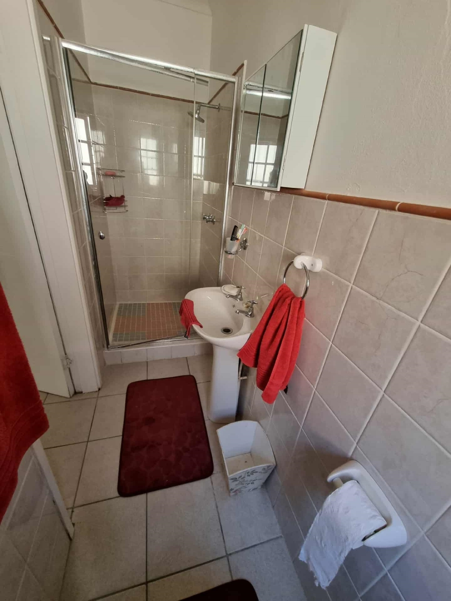 To Let 3 Bedroom Property for Rent in Umtentweni KwaZulu-Natal
