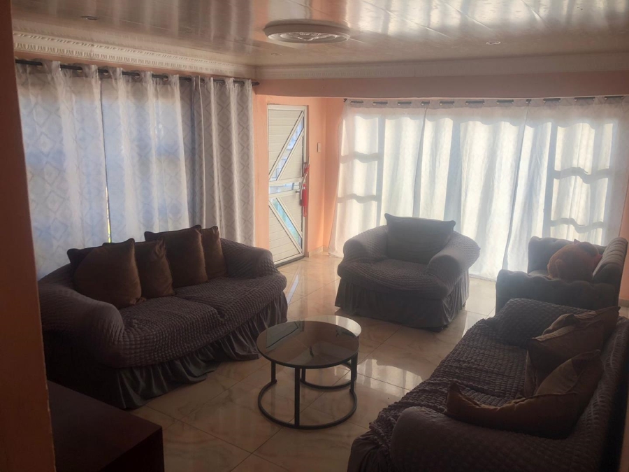 To Let 4 Bedroom Property for Rent in Umlazi Z KwaZulu-Natal