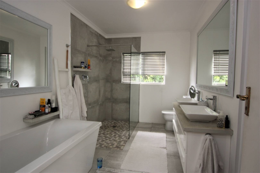 4 Bedroom Property for Sale in Herrwood Park KwaZulu-Natal