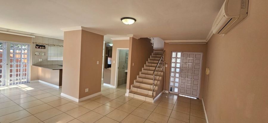 To Let 4 Bedroom Property for Rent in Mount Edgecombe KwaZulu-Natal