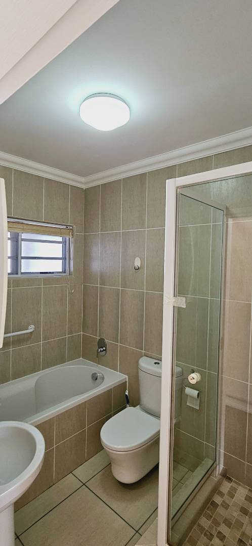 To Let 4 Bedroom Property for Rent in Mount Edgecombe KwaZulu-Natal