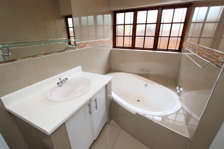 To Let 3 Bedroom Property for Rent in Somerset Park KwaZulu-Natal