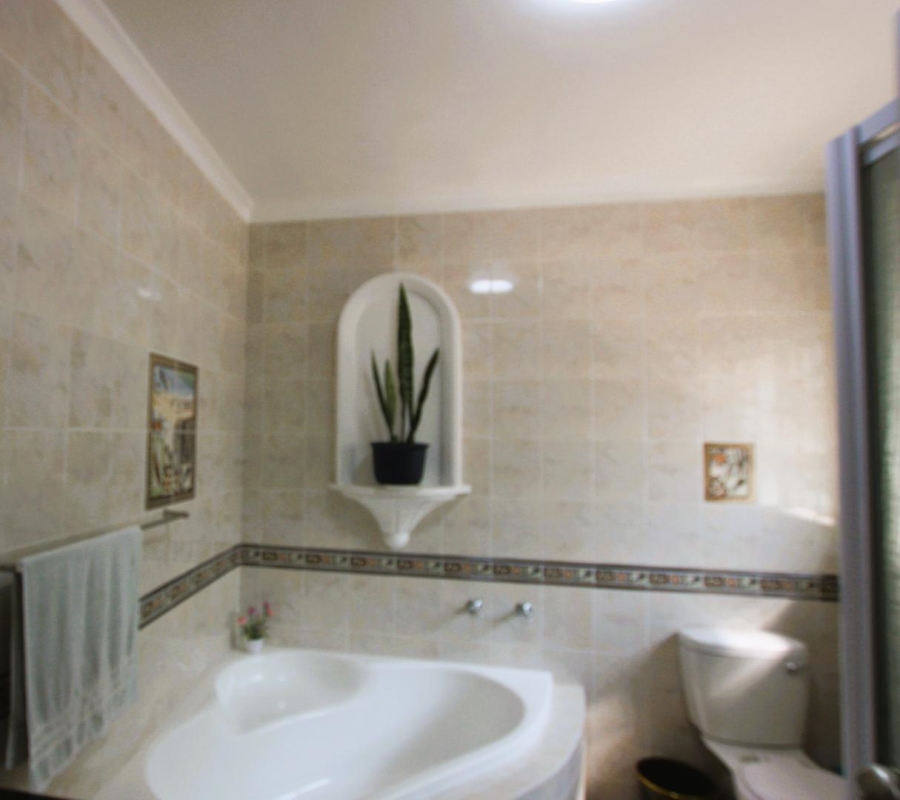 4 Bedroom Property for Sale in Woodside KwaZulu-Natal