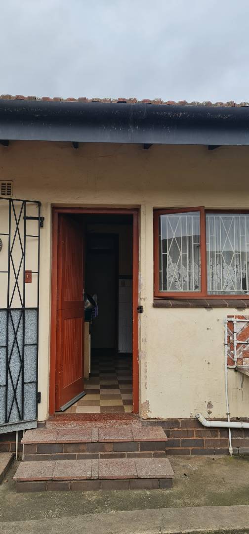 10 Bedroom Property for Sale in Clare Hills KwaZulu-Natal