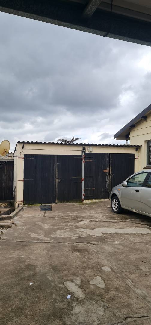 10 Bedroom Property for Sale in Clare Hills KwaZulu-Natal