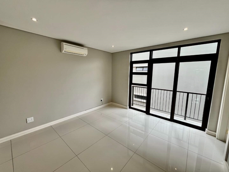 To Let 5 Bedroom Property for Rent in Izinga Ridge KwaZulu-Natal