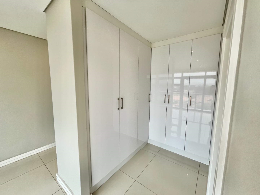 To Let 5 Bedroom Property for Rent in Izinga Ridge KwaZulu-Natal