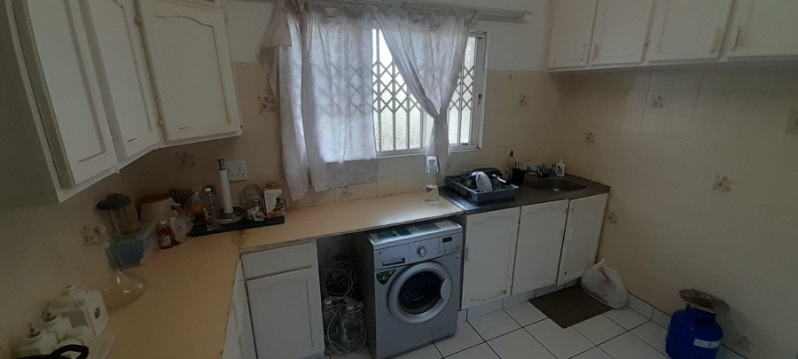 1 Bedroom Property for Sale in Essenwood KwaZulu-Natal