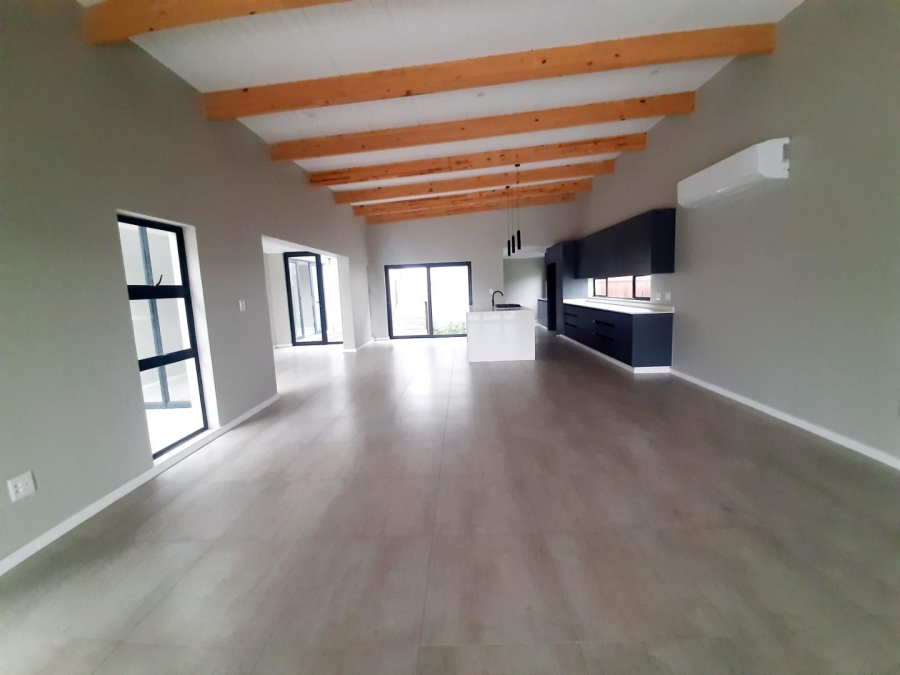 To Let 4 Bedroom Property for Rent in Palm Lakes Estate KwaZulu-Natal