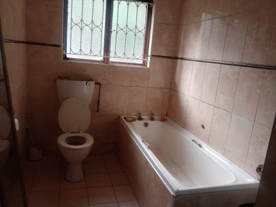 3 Bedroom Property for Sale in Umlazi BB KwaZulu-Natal