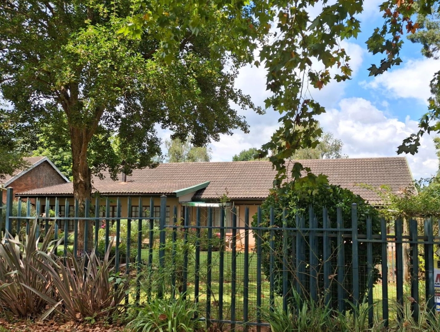 4 Bedroom Property for Sale in Greendale KwaZulu-Natal