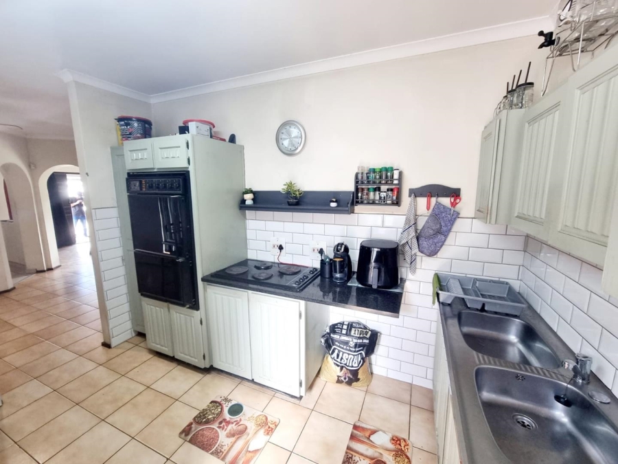 To Let 3 Bedroom Property for Rent in Northdene KwaZulu-Natal