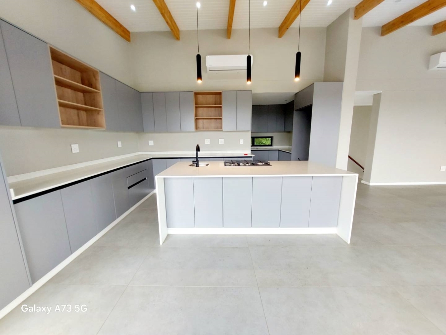 To Let 4 Bedroom Property for Rent in Palm Lakes Estate KwaZulu-Natal
