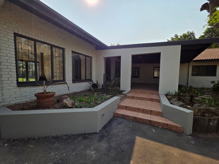 To Let 4 Bedroom Property for Rent in Assagay KwaZulu-Natal