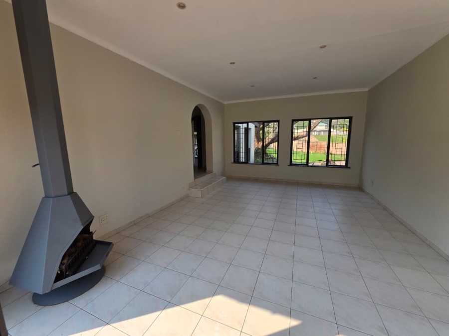 To Let 4 Bedroom Property for Rent in Assagay KwaZulu-Natal