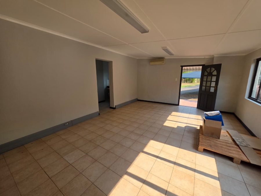 To Let 4 Bedroom Property for Rent in Assagay KwaZulu-Natal