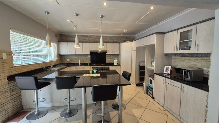 4 Bedroom Property for Sale in Athlone KwaZulu-Natal