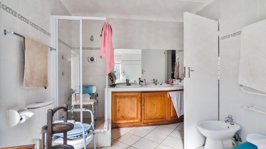 4 Bedroom Property for Sale in Greendale KwaZulu-Natal