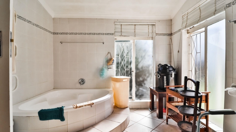 4 Bedroom Property for Sale in Greendale KwaZulu-Natal