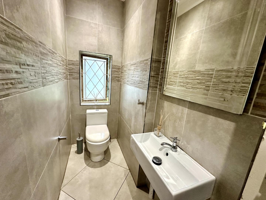 4 Bedroom Property for Sale in Worlds View KwaZulu-Natal