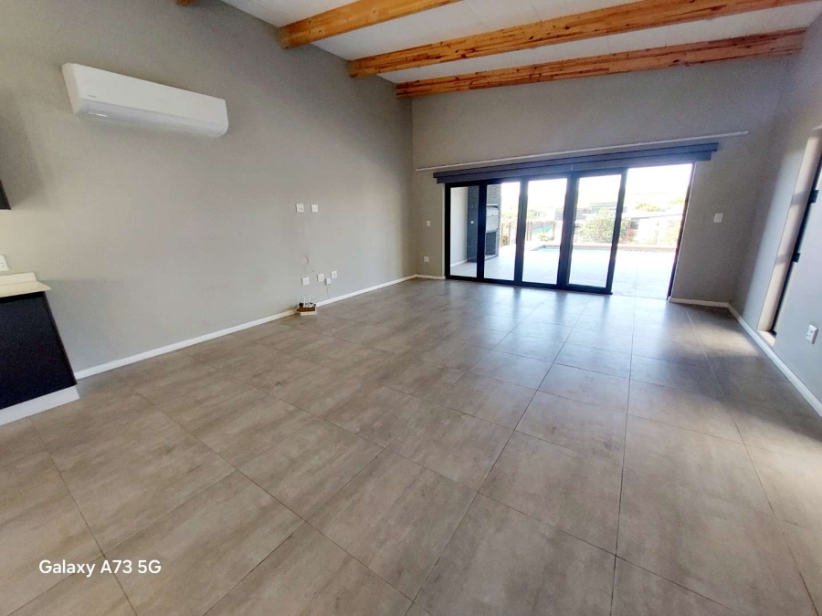 To Let 4 Bedroom Property for Rent in Palm Lakes Estate KwaZulu-Natal