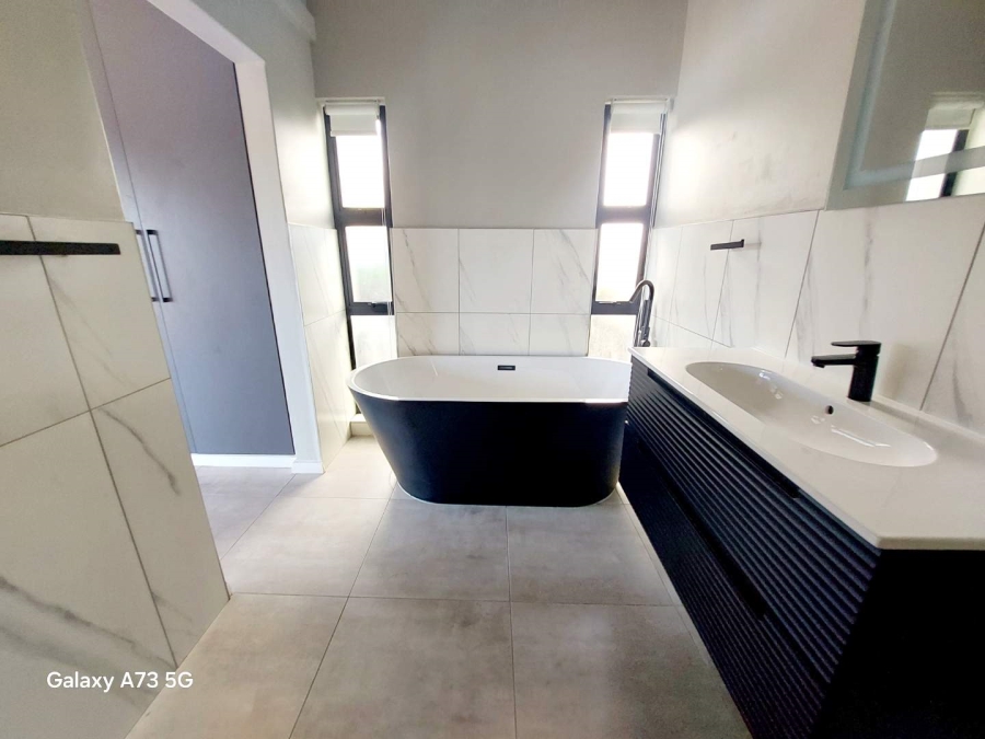 To Let 4 Bedroom Property for Rent in Palm Lakes Estate KwaZulu-Natal
