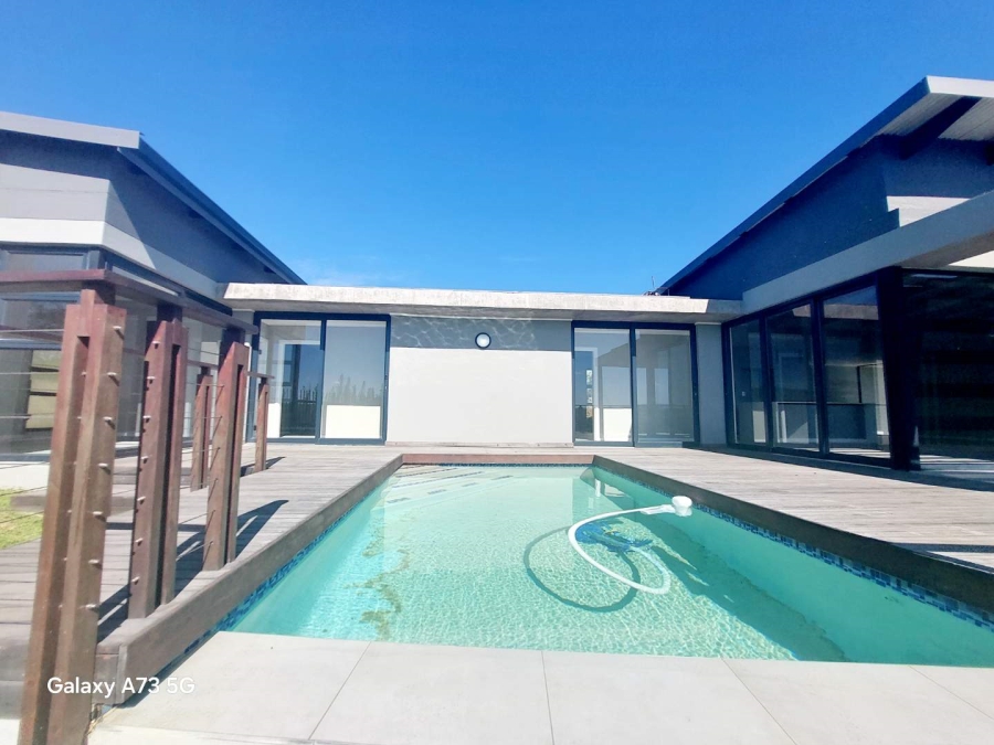 To Let 4 Bedroom Property for Rent in Palm Lakes Estate KwaZulu-Natal