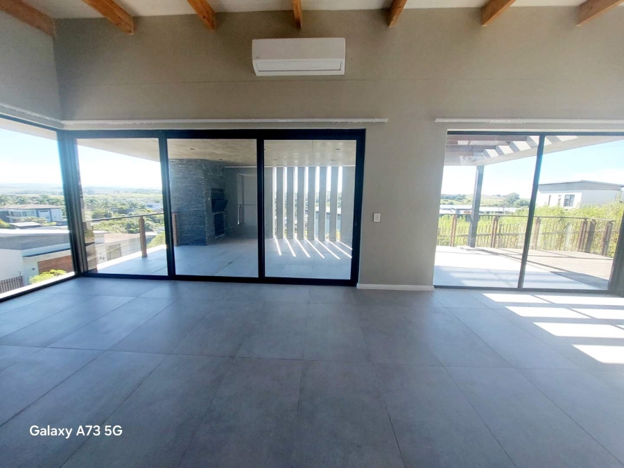 To Let 4 Bedroom Property for Rent in Palm Lakes Estate KwaZulu-Natal