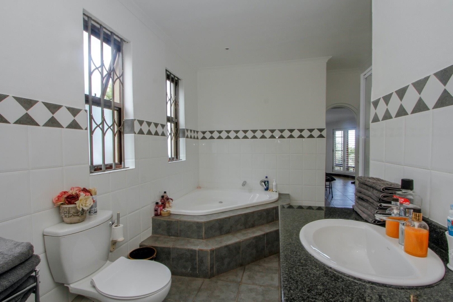 5 Bedroom Property for Sale in Umhlanga KwaZulu-Natal