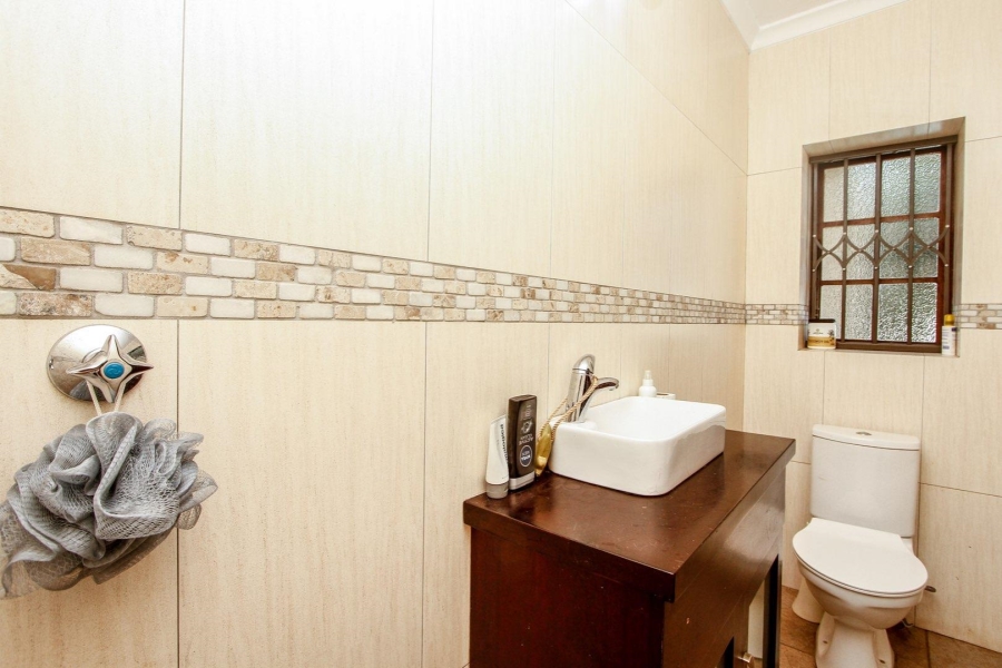 5 Bedroom Property for Sale in Umhlanga KwaZulu-Natal