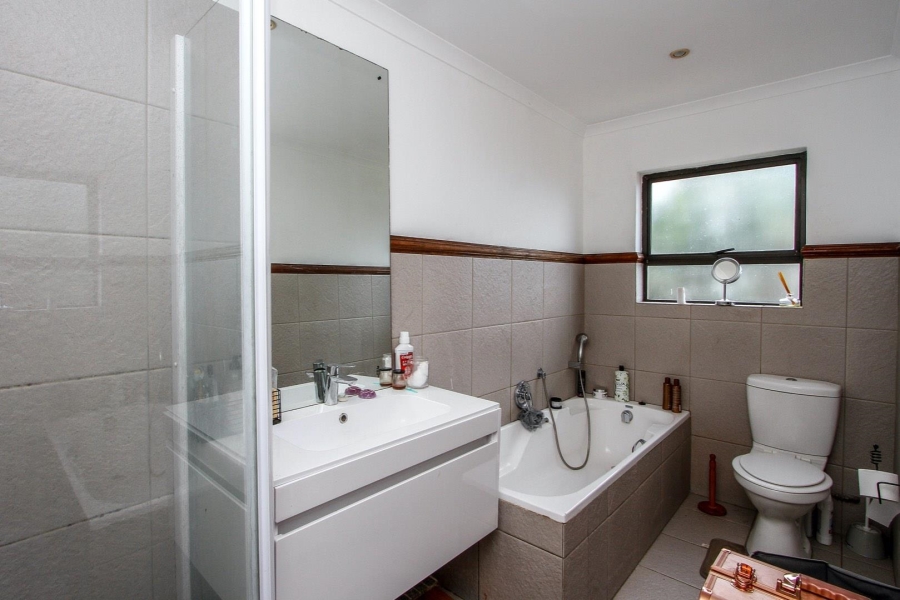 5 Bedroom Property for Sale in Umhlanga KwaZulu-Natal
