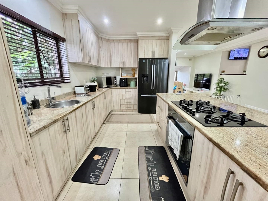 To Let 4 Bedroom Property for Rent in Glen Anil KwaZulu-Natal