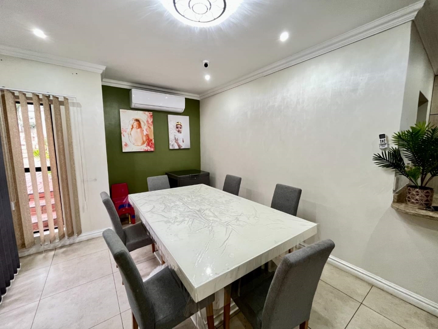 To Let 4 Bedroom Property for Rent in Glen Anil KwaZulu-Natal