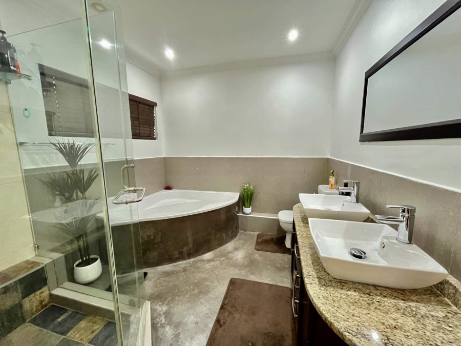 To Let 4 Bedroom Property for Rent in Glen Anil KwaZulu-Natal