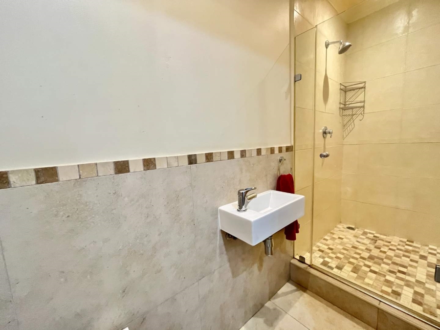 To Let 4 Bedroom Property for Rent in Glen Anil KwaZulu-Natal