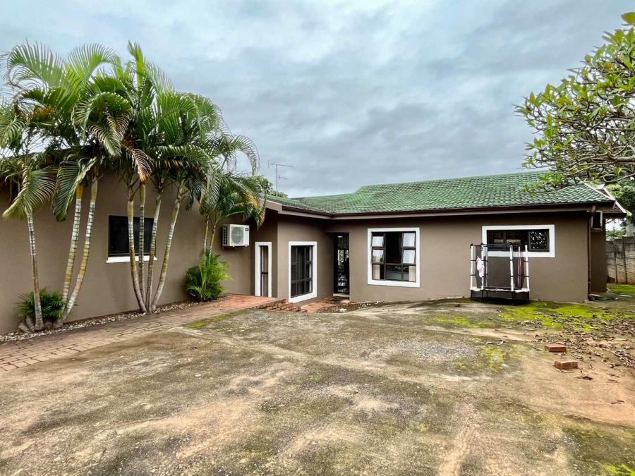To Let 4 Bedroom Property for Rent in Glen Anil KwaZulu-Natal